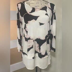 Ivanka Trump Shirt Tail floral long sleeve blouse SZ Medium EUC